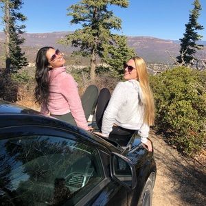 Meet your Posher, Chloe